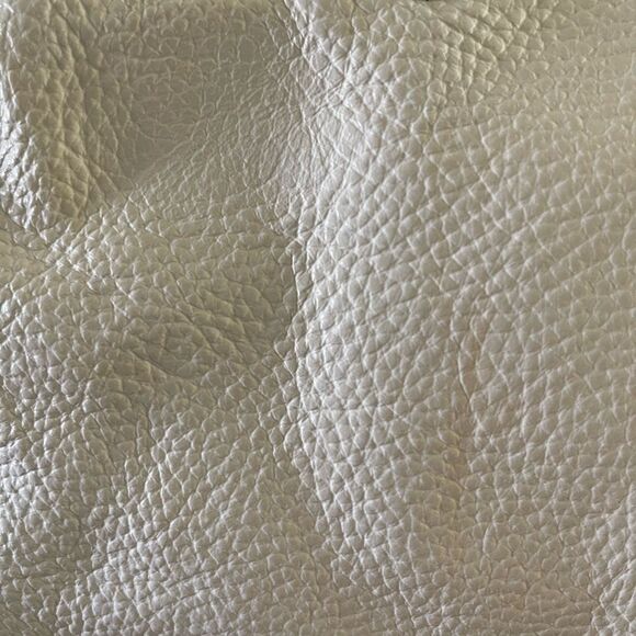 Guia’s made in Italy off white pebble leather Satchel with gold tone har… - Picture 8 of 12